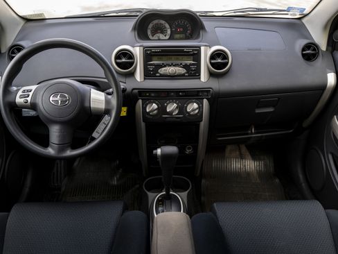 Used 2006 Scion xA image 25