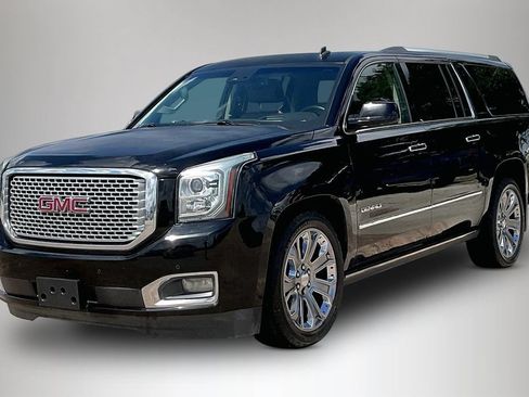 Used 2015 GMC Yukon XL Denali w/ Touring Package AWD/4WD image 2