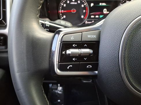 Used 2023 Kia Sorento S image 14
