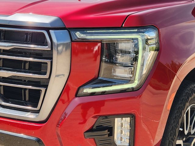 Used 2024 GMC Yukon AT4 w/ Technology Package AWD/4WD image 9