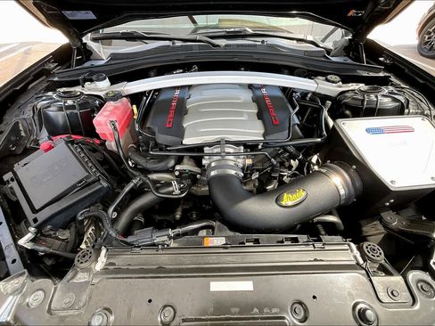Used 2018 Chevrolet Camaro SS RWD image 33