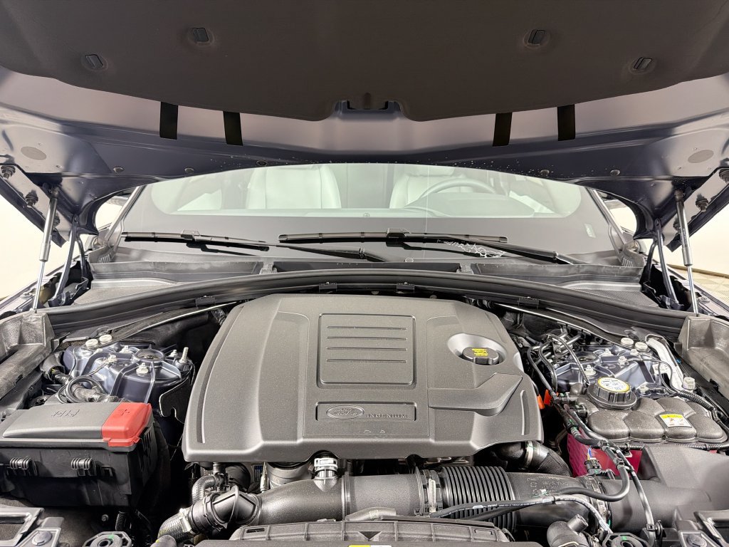 New 2026 Land Rover Range Rover Velar S AWD/4WD image 32
