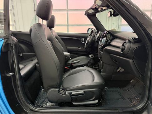 Used 2019 MINI Cooper Convertible image 25