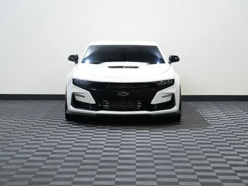 Used 2019 Chevrolet Camaro SS RWD image 4