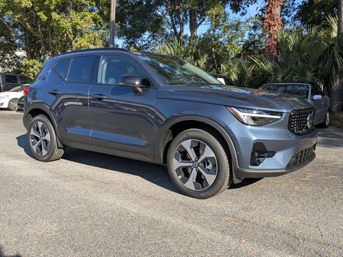 New 2026 Volvo XC40 B4 Plus w/ Protection Package Premier image 2