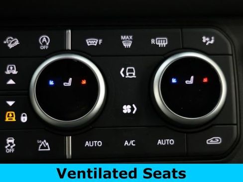 Used 2023 Land Rover Defender 90 V8 image 35