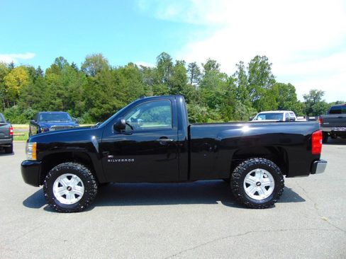 Used 2010 Chevrolet Silverado 1500 LT w/ Interior Plus Package AWD/4WD image 19