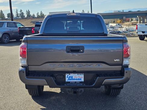 Used 2023 Toyota Tacoma TRD Off-Road w/ Technology Package image 7
