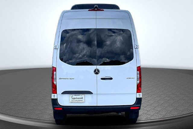 Used 2025 Mercedes-Benz Sprinter 2500 image 5