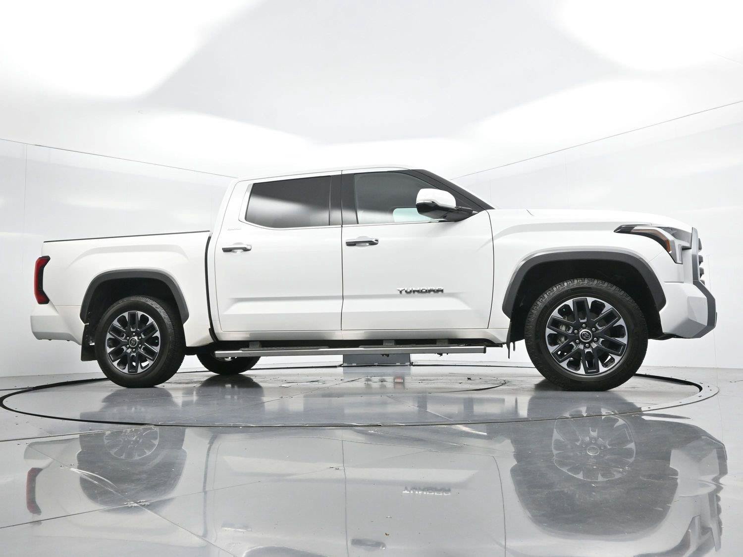 Used 2023 Toyota Tundra Limited AWD/4WD image 46