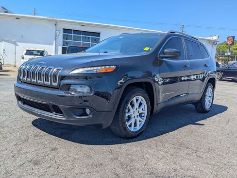 Used 2016 Jeep Cherokee Latitude w/ Comfort/Convenience Group FWD image 9