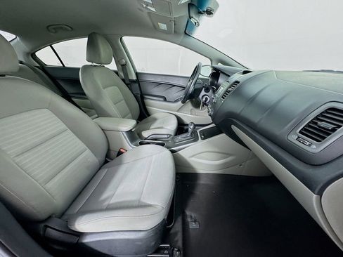Used 2016 Kia Forte EX image 31
