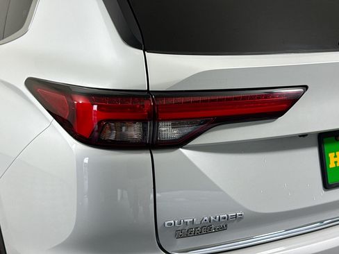 Used 2022 Mitsubishi Outlander ES AWD/4WD image 36