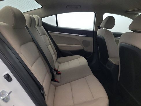 Used 2019 Hyundai Elantra SE FWD image 19