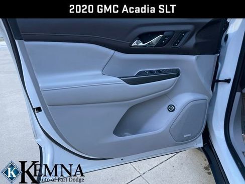 Used 2020 GMC Acadia SLT w/ Premium Package image 12
