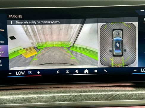 Certified 2024 BMW i7 xDrive60 image 15