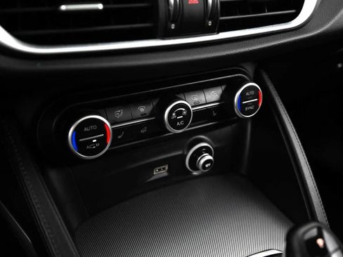 Used 2018 Alfa Romeo Stelvio Ti Sport image 30