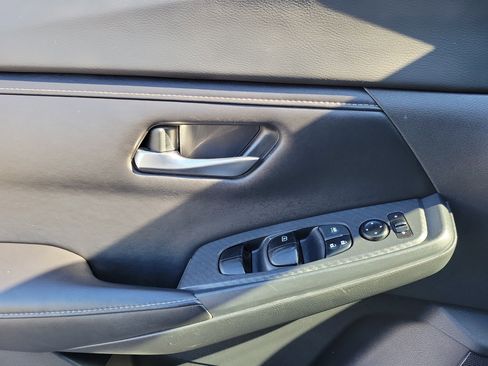 Used 2022 Nissan Sentra SV image 17