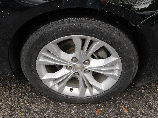 Used 2015 Chevrolet Impala LT w/ Convenience Package FWD image 10
