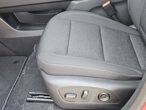 New 2027 Chevrolet Traverse LT FWD image 24