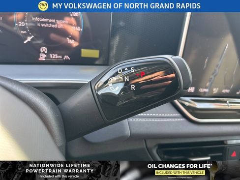 New 2026 Volkswagen Tiguan SE image 21