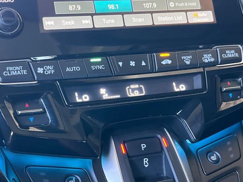 Used 2021 Honda Odyssey Touring image 24