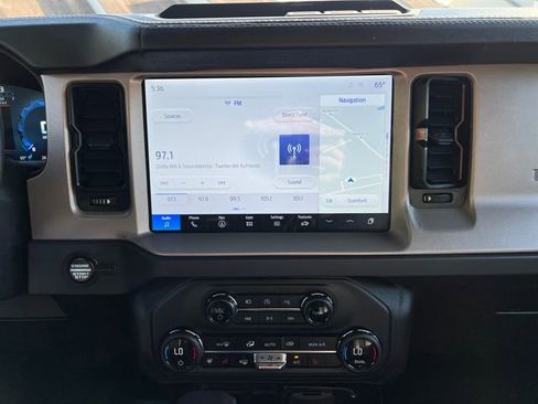 Used 2025 Ford Bronco Outer Banks AWD/4WD image 22
