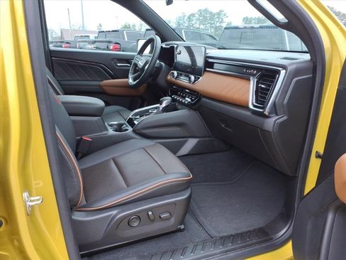 Used 2023 GMC Canyon AT4 w/ AT4 Premium Package image 11