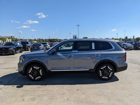 Used 2024 Kia Telluride S w/ S Sunroof Package image 6