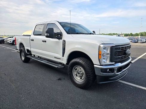 Used 2023 Ford F250 XL w/ FX4 Off-Road Package AWD/4WD image 8