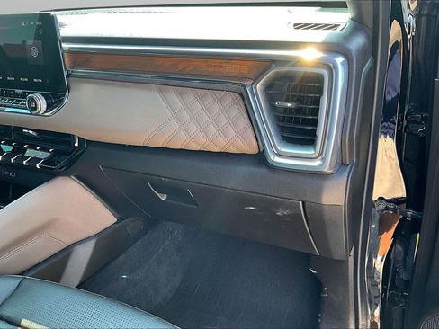 Used 2024 GMC Canyon Denali AWD/4WD image 21