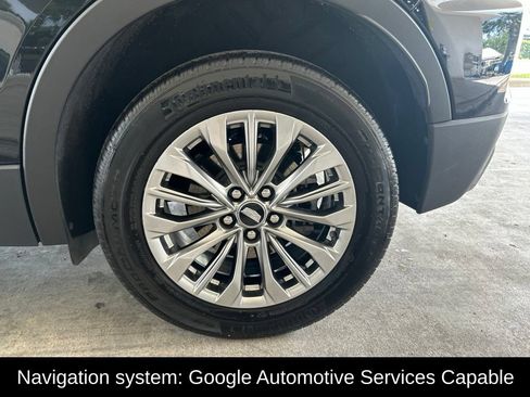 Used 2025 Cadillac XT4 Premium Luxury FWD image 18