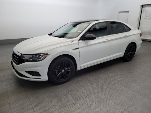 Used 2019 Volkswagen Jetta R-Line image 2