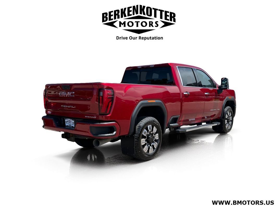 Used 2024 GMC Sierra 3500 Denali w/ Denali Reserve Package AWD/4WD image 3