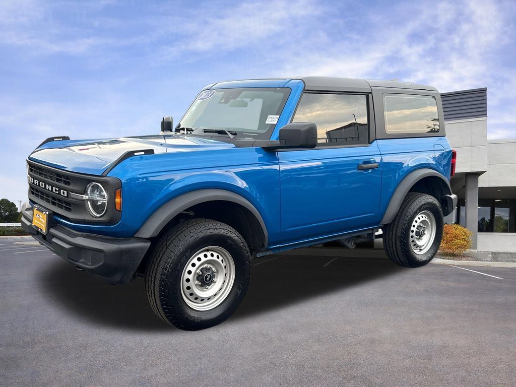 Certified 2023 Ford Bronco 2-Door AWD/4WD image 4