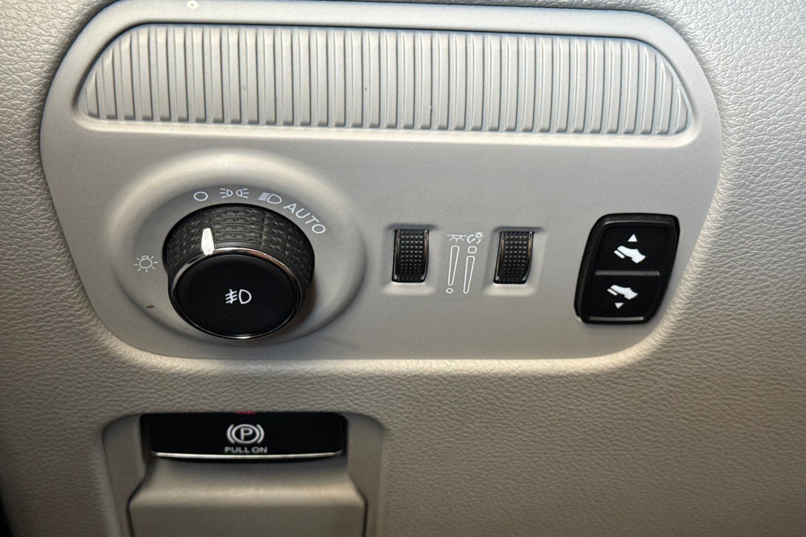 Used 2024 Jeep Wagoneer Series II AWD/4WD image 43