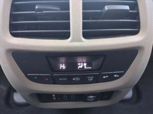 Used 2017 Honda Pilot Touring image 19