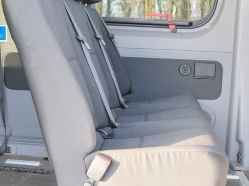 Used 2016 Mercedes-Benz Sprinter 2500 image 7