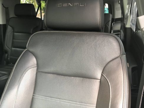 Used 2020 GMC Yukon XL Denali AWD/4WD image 22