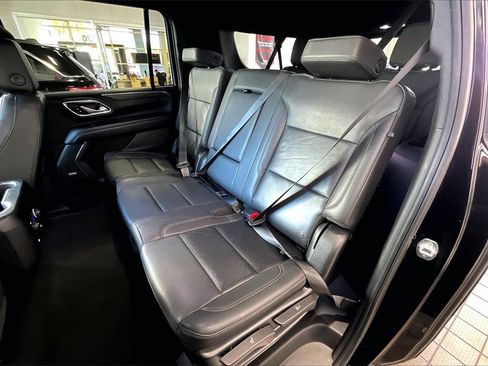 Used 2023 Chevrolet Suburban LT image 15