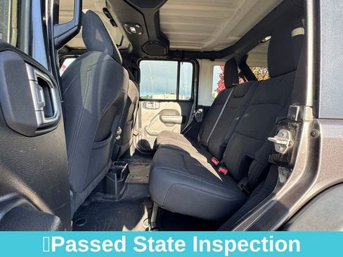 Used 2018 Jeep Wrangler Unlimited Sport S image 19