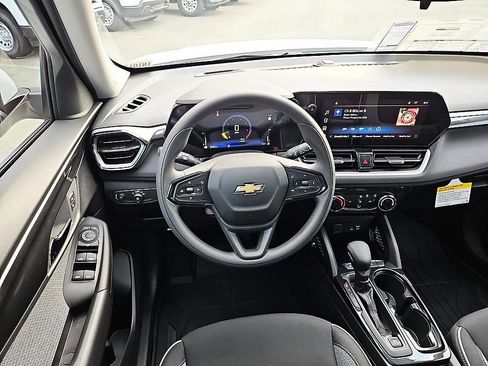 New 2026 Chevrolet TrailBlazer LT FWD image 12