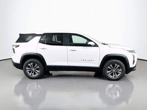 New 2026 Chevrolet Equinox LT w/ Convenience Package II AWD/4WD image 4