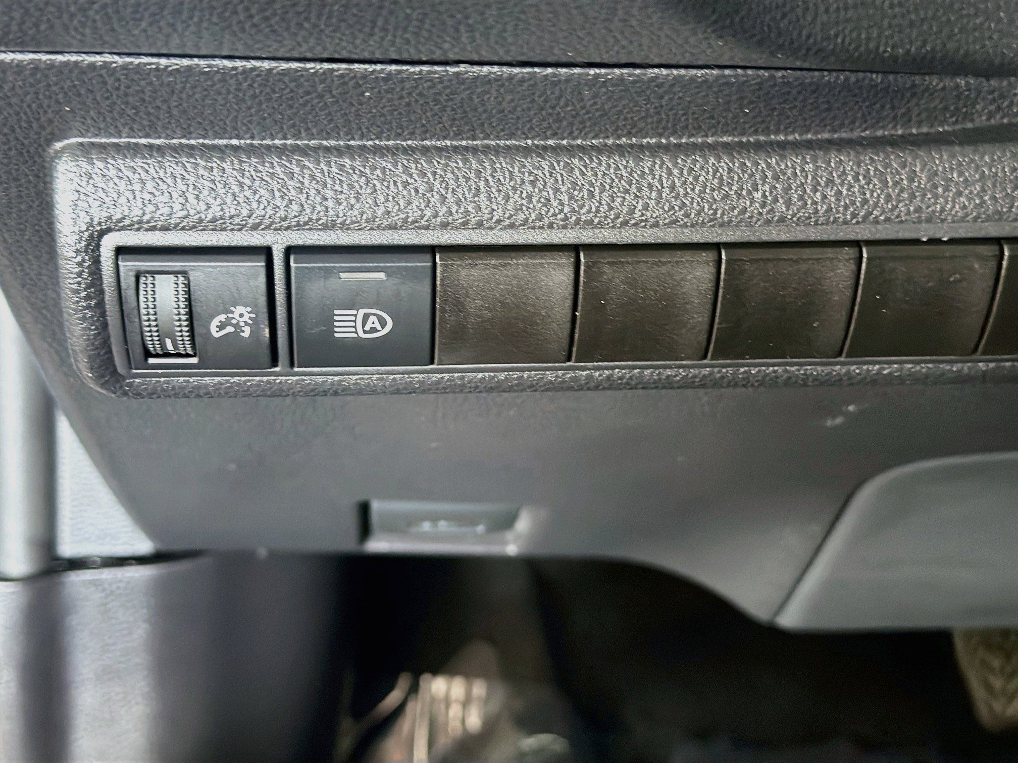 Used 2025 Toyota Corolla LE FWD image 16