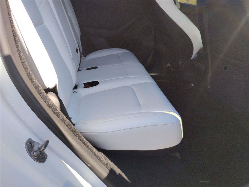 Used 2023 Tesla Model Y Performance AWD/4WD image 18