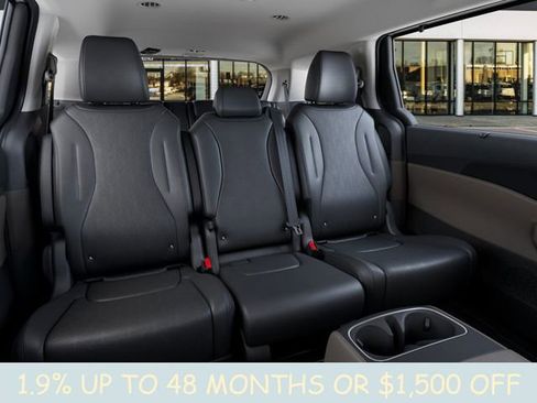 New 2026 Kia Carnival EX FWD image 17