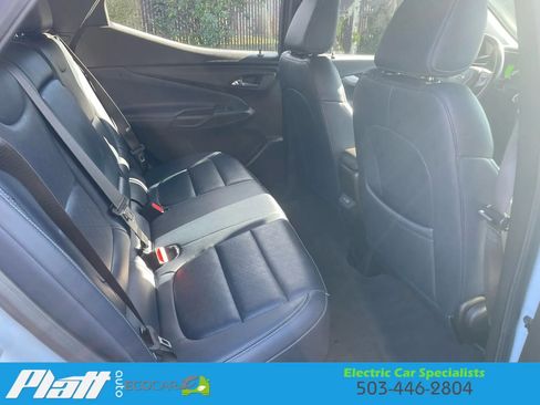 Used 2022 Chevrolet Bolt EUV LT w/ Convenience Package image 38