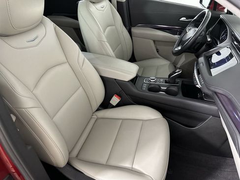 Certified 2023 Cadillac XT4 Luxury w/ Cold Weather Package image 30