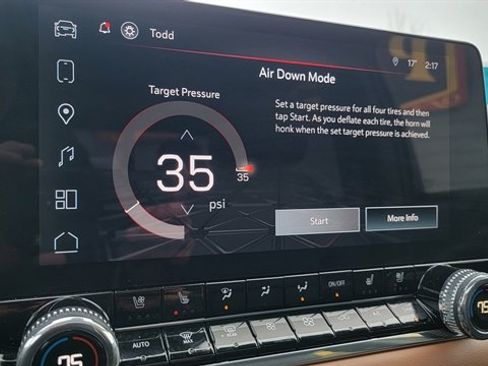 Used 2025 GMC Canyon AT4 image 40