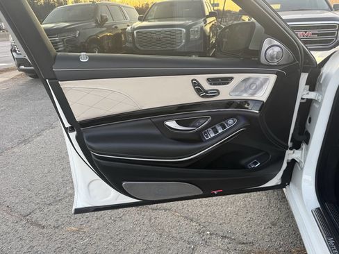Used 2016 Mercedes-Benz Maybach S 600 image 8
